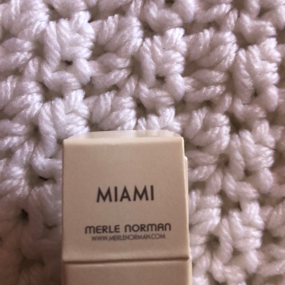 Merle Norman Lip Duet - Picture 2 of 3